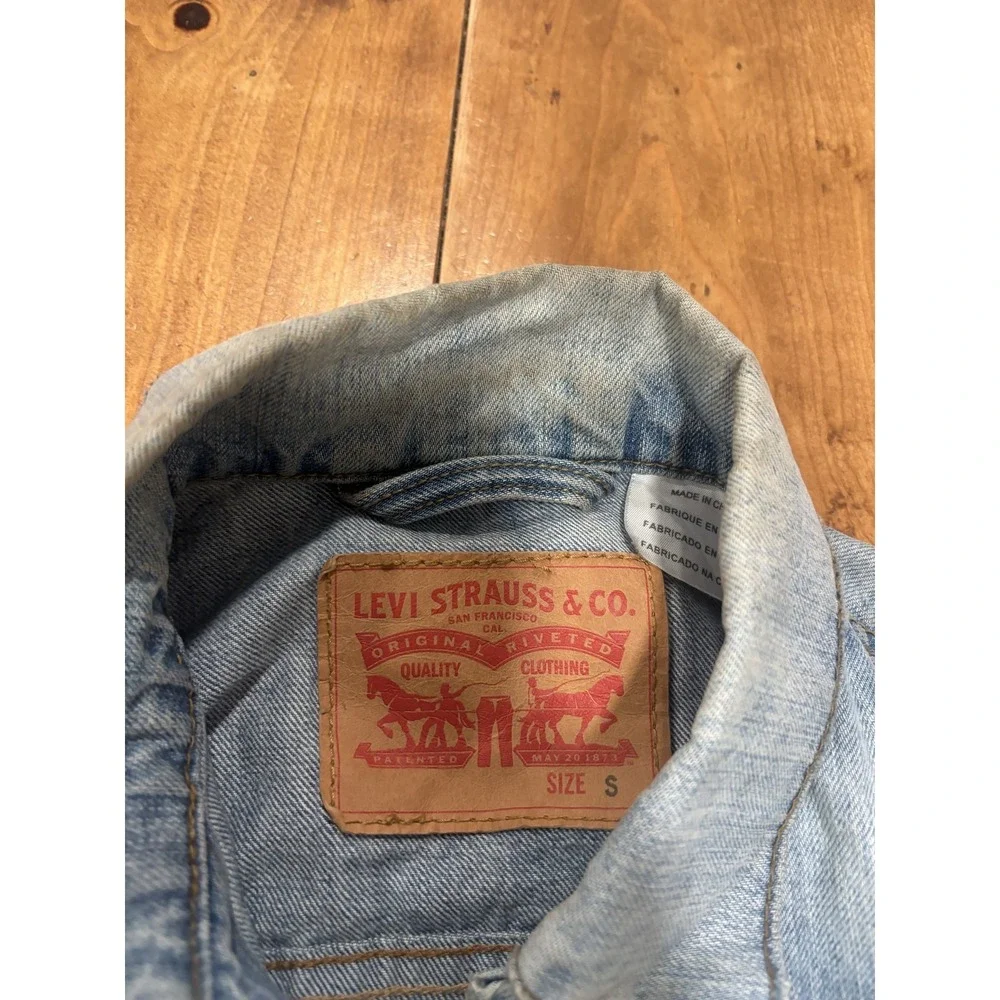 Levi's Men's Small Light Wash Blue Denim Trucker Jacket Classic Button Front